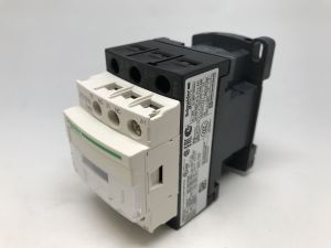 Contactor, hoofd